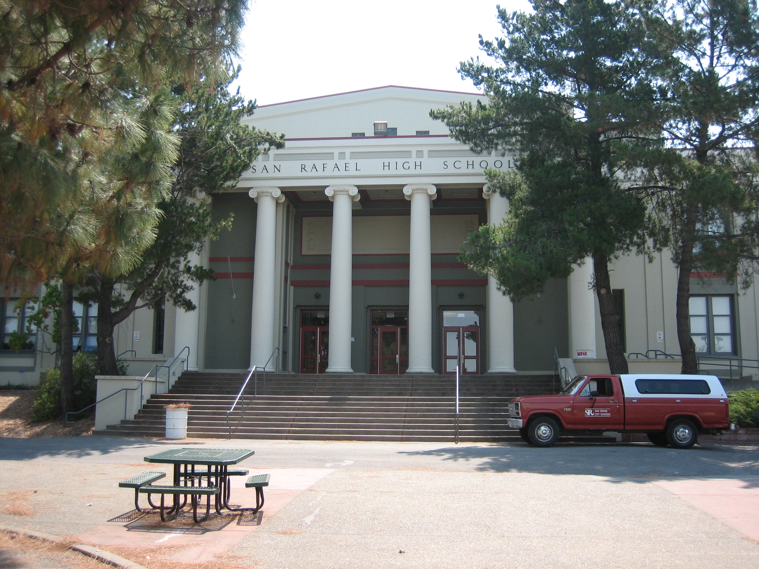 San Rafael High School - Wikipedia